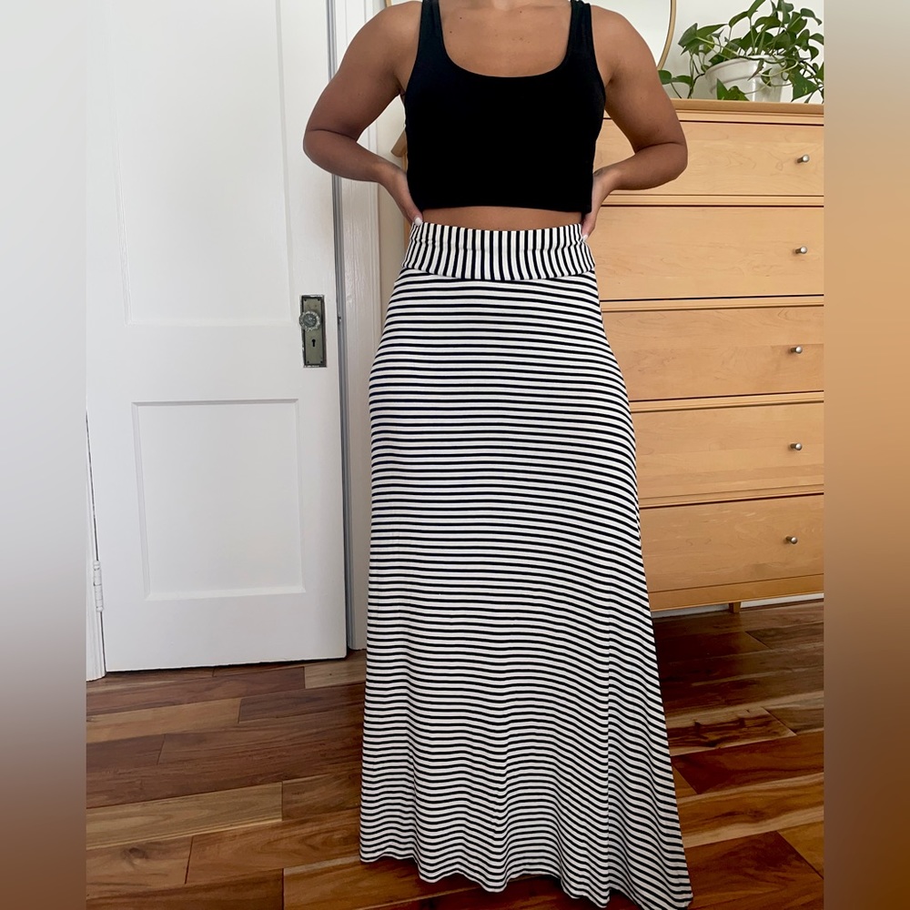 Gap Black & White Striped Jersey Maxi Skirt Size XS